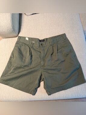 Dockers Men’s Olive Chino Shorts Size 40